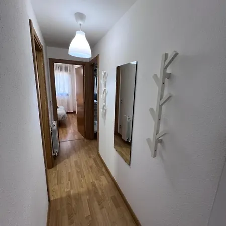 Apartamento En Sabinanigo Para Grupos Con Amplia Y Soleada Terraza Huesca Exterior photo