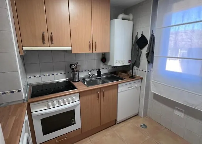 Apartamento En Sabinanigo Para Grupos Con Amplia Y Soleada Terraza