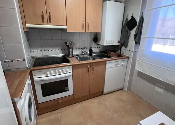 Apartamento En Sabinanigo Para Grupos Con Amplia Y Soleada Terraza