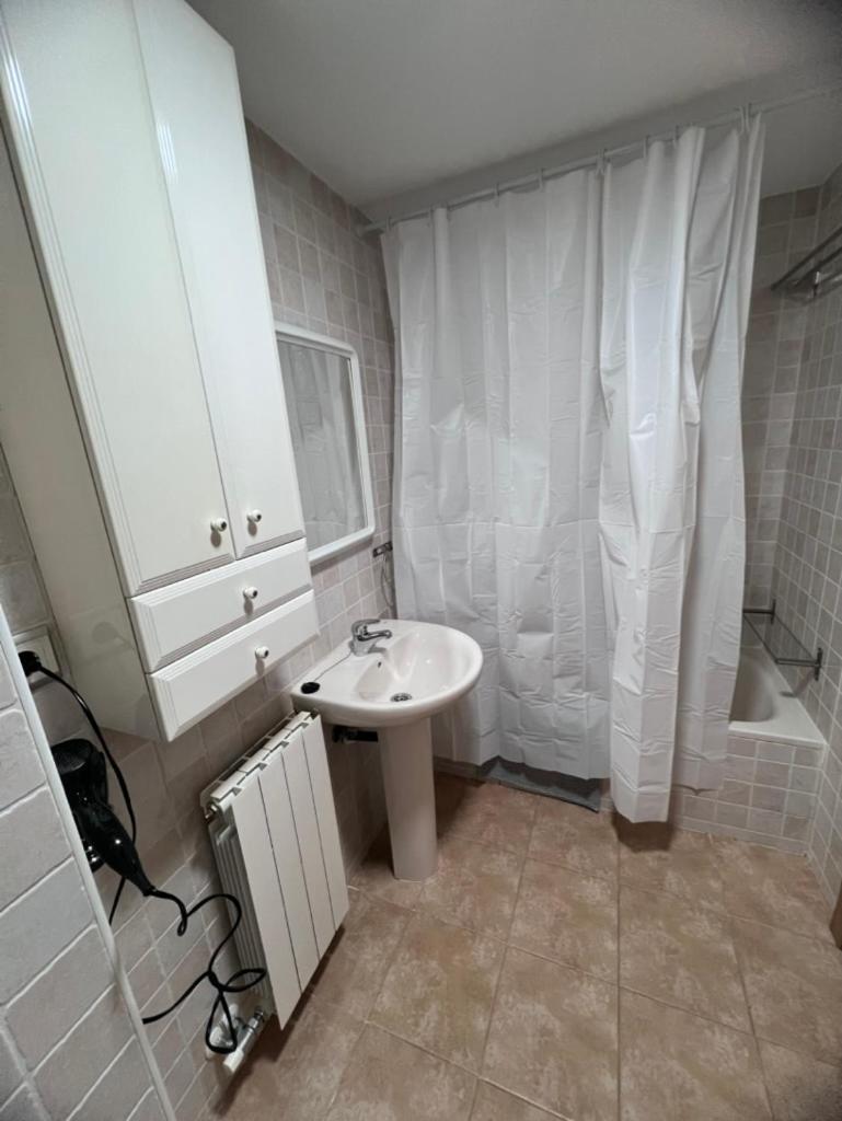 En Sabinanigo Grupos Con Amplia Y Soleada Terraza Apartment *