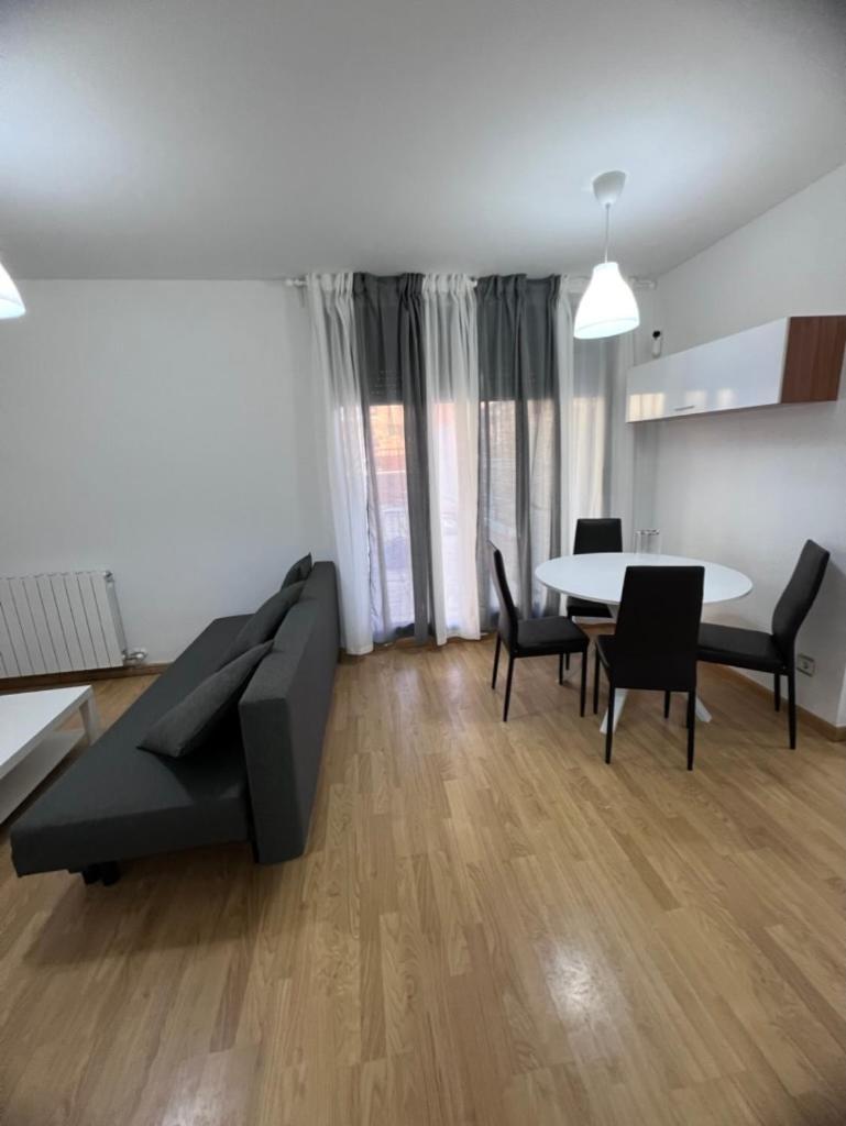 Apartment En Sabinanigo Grupos Con Amplia Y Soleada Terraza