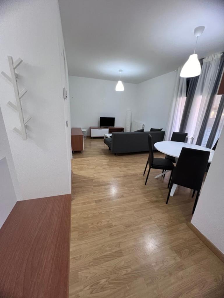 Apartment En Sabinanigo Grupos Con Amplia Y Soleada Terraza *