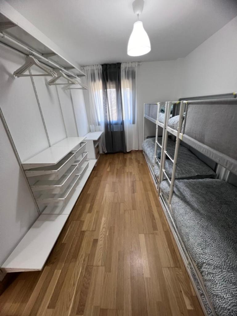 En Sabinanigo Grupos Con Amplia Y Soleada Terraza Apartment